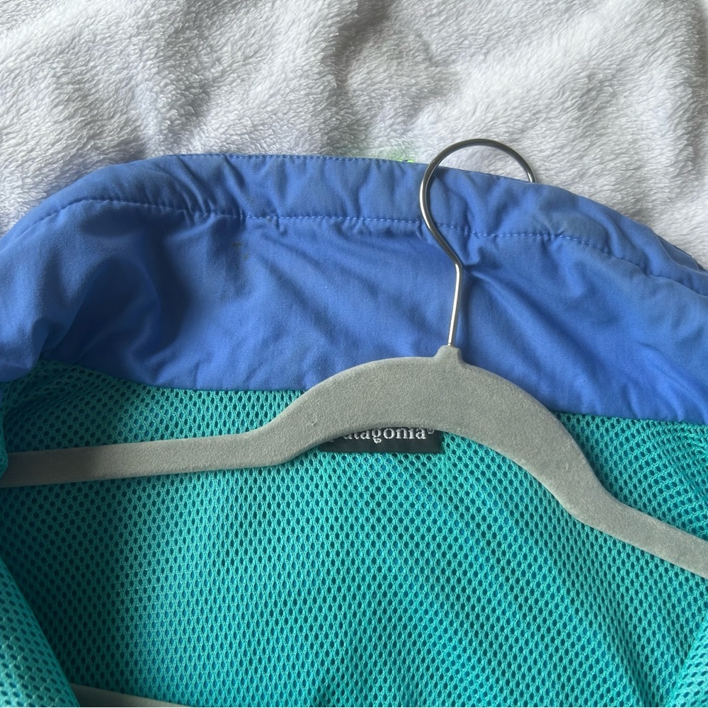 Patagonia Teal and Blue Mesh Jacket - Picture 12 of 13